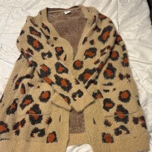 Cozy Casual Tan Leopard Cardigan with Rust and Charcoal Spots
